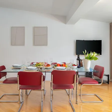 Luxury Luft Center *