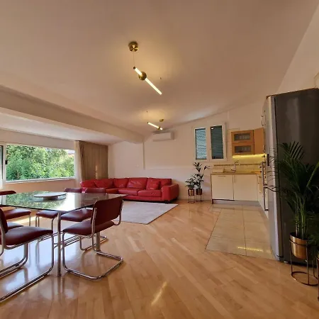 Luxury Luft Center Apartment
