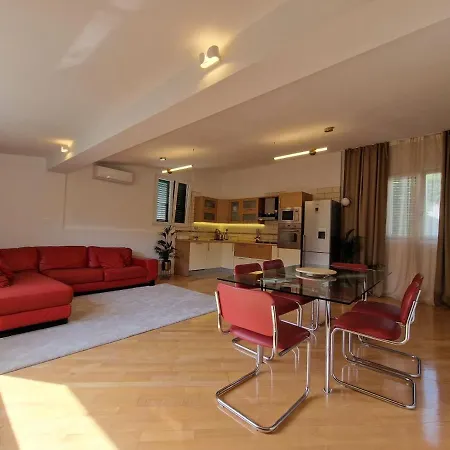 Luxury Luft Center