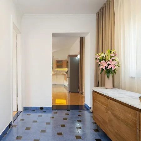 Luxury Luft Center