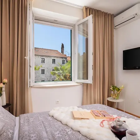 Luxury Luft Center *