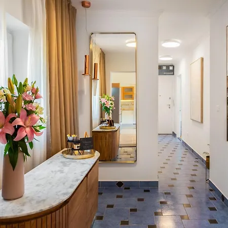 Luxury Luft Center Split