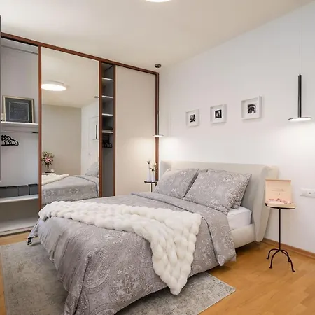Luxury Luft Center Apartment